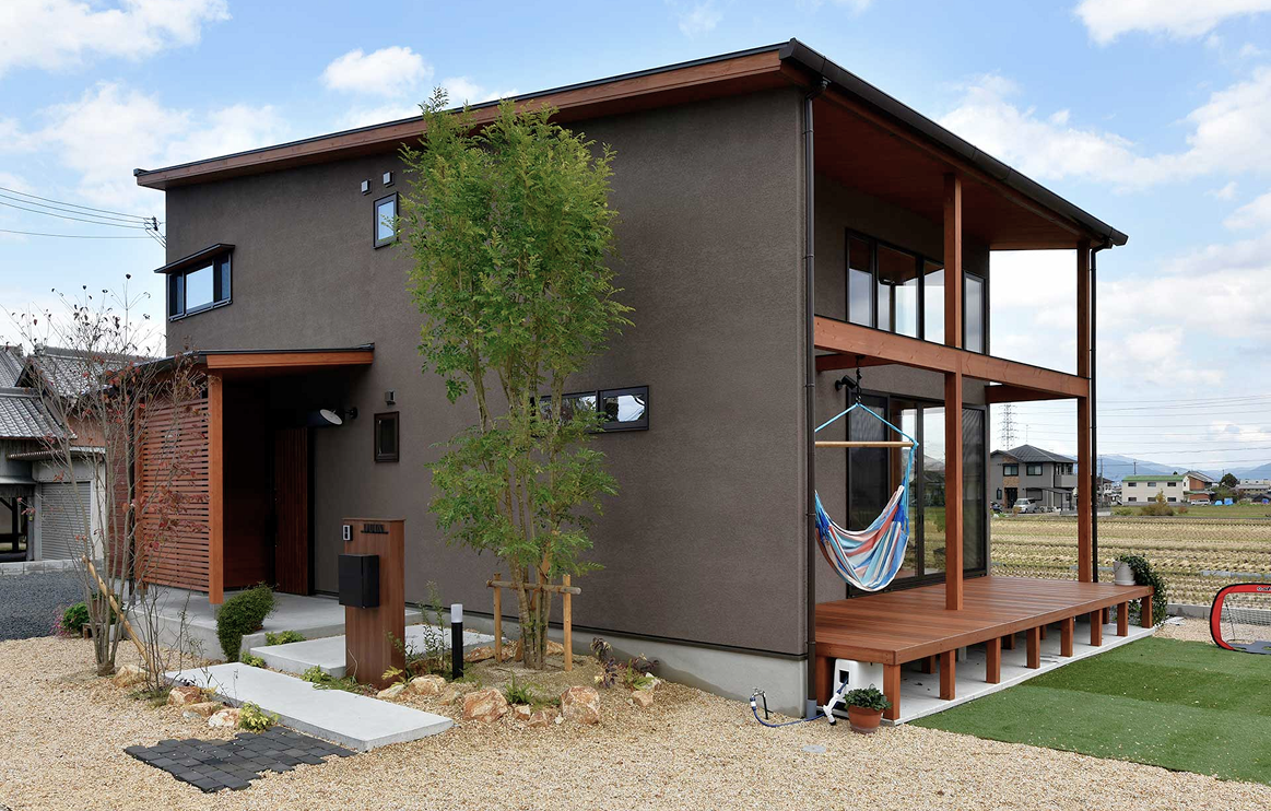 にぎやかに集う家